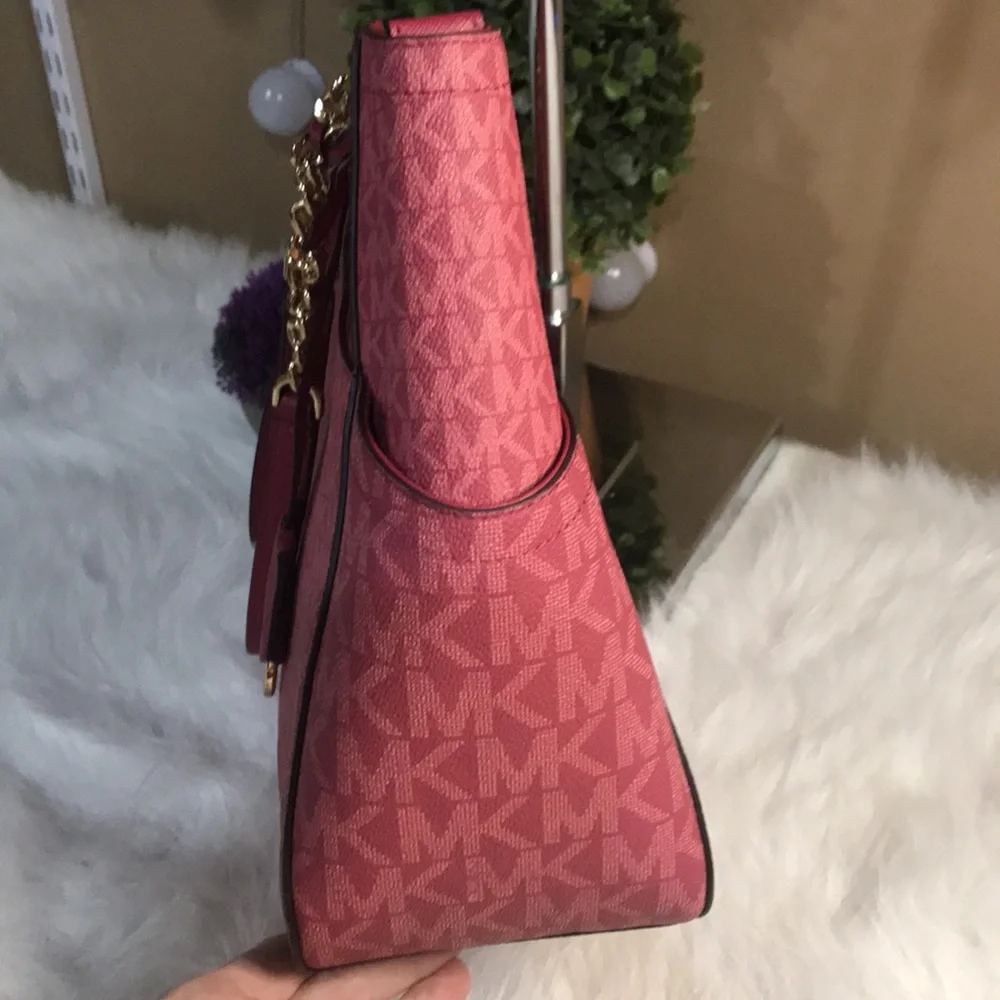 Michael Kors Jet Set Travel Large Chain Berry Color Shoulder Tote